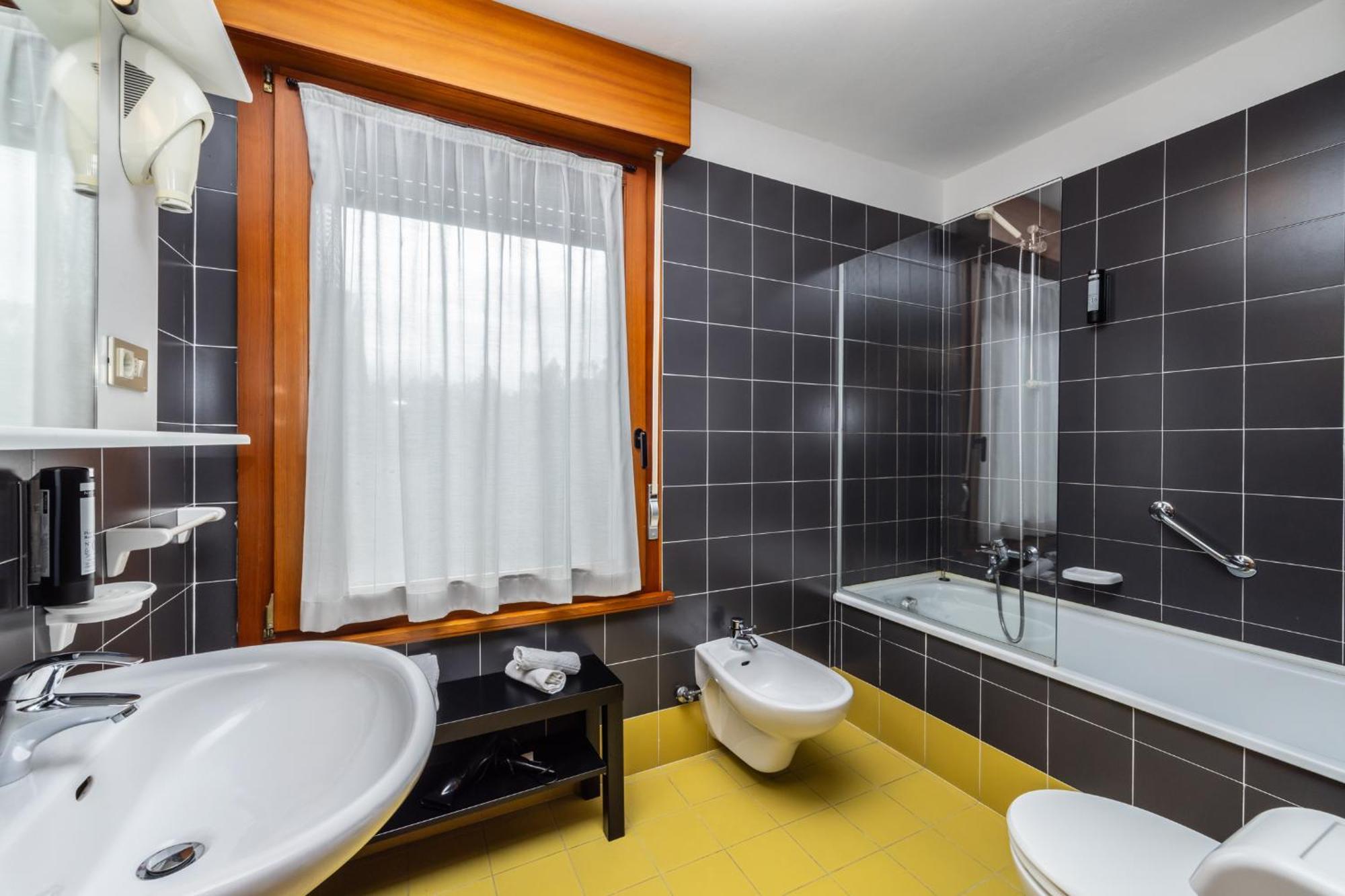 Villa Margherita Tenna Bagian luar foto